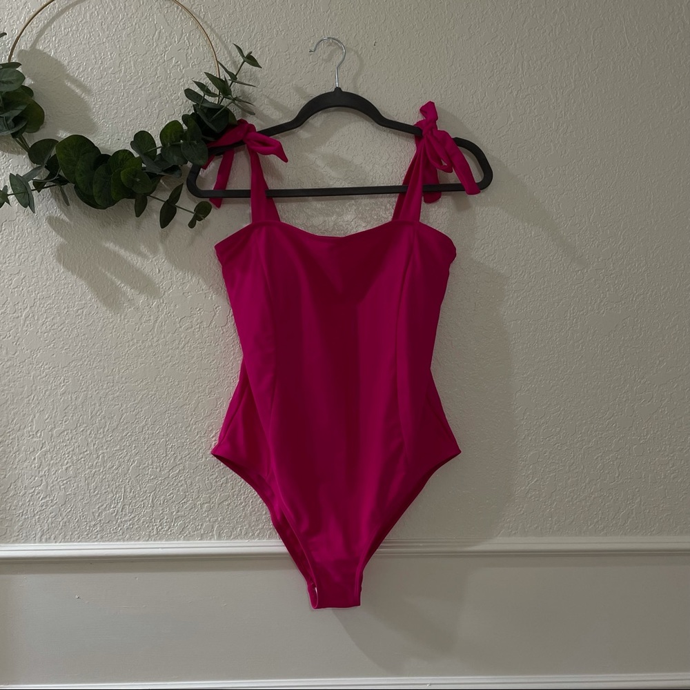 Hot pink strap tie one piece swimsuit - Picture 5 of 5
